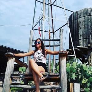 Meet your Posher, Veronica